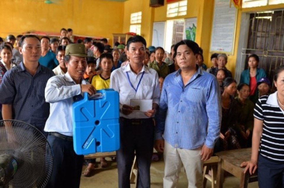 Cộng đồng người Việt tại Slovakia ủng hộ đồng bào miền Trung cong dong nguoi viet tai slovakia ung ho dong bao mien trung