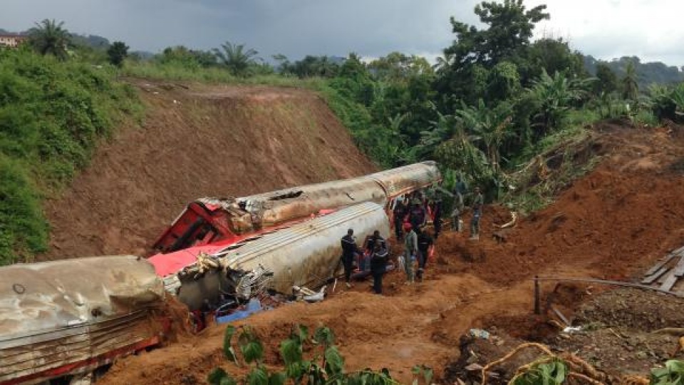 Chủ tịch nước gửi điện thăm hỏi vụ tai nạn tàu hỏa ở Cameroon chu tich nuoc gui dien tham hoi vu tai nan tau hoa o cameroon