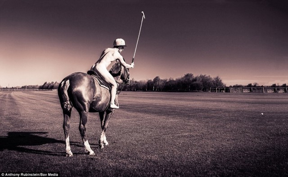 sinh vien dh cambridge danh tieng khoa than lam lich tu thien