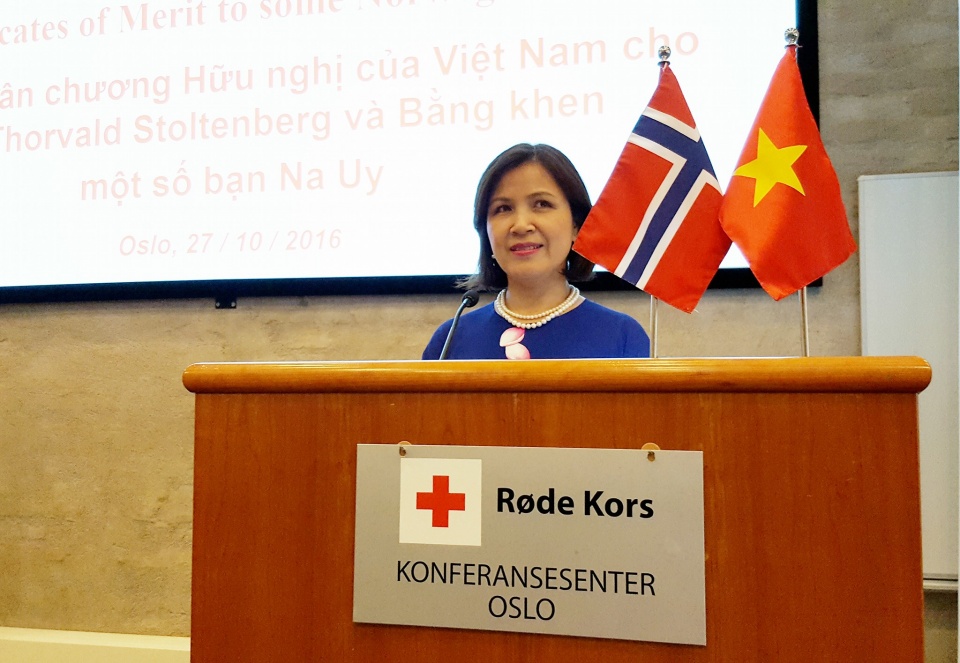viet nam tang huan chuong huu nghi cho cuu ngoai truong na uy