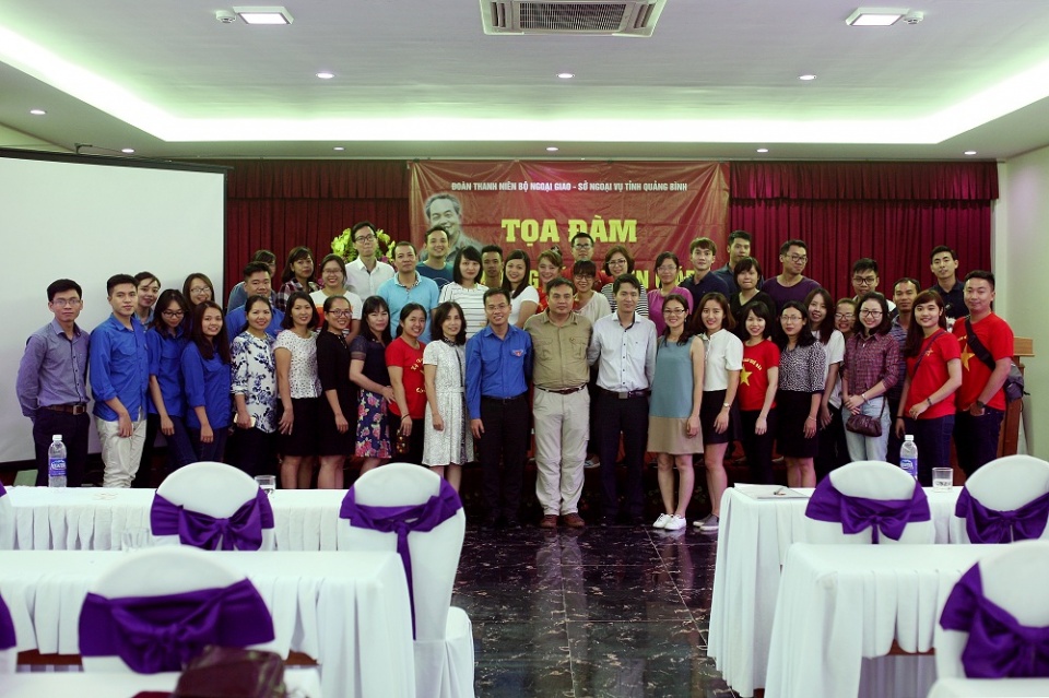 doan thanh nien bo ngoai giao to chuc toa dam ve dai tuong vo nguyen giap