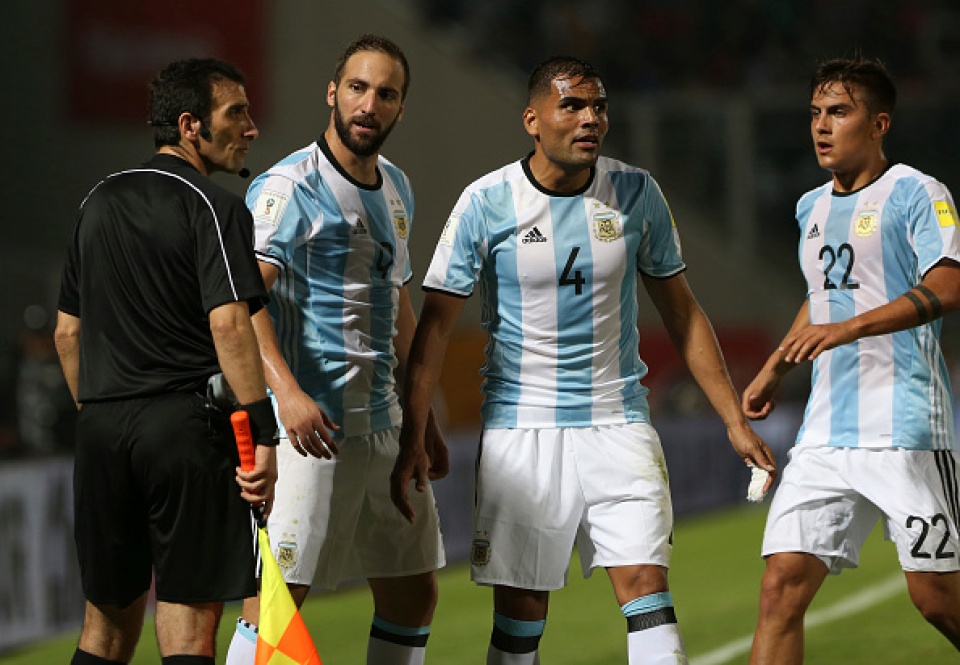 bolivia bi phat argentina lam nguy tai vong loai world cup 2018