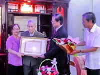 trao hoc bong chinh phu cho con em viet kieu tai lao nam 2017