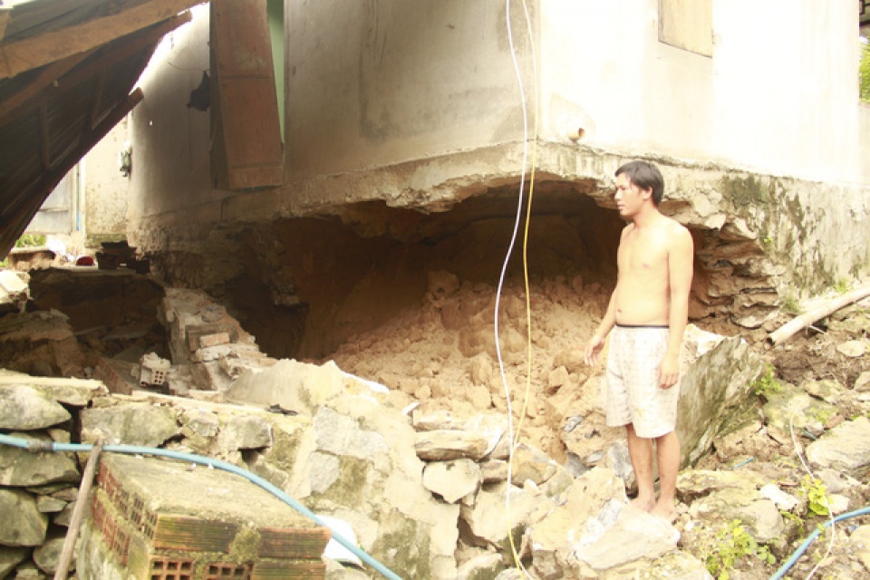 Khắc phục nhanh hậu quả mưa lũ, sớm ổn định đời sống nhân dân khac phuc nhanh hau qua mua lu som on dinh doi song nhan dan