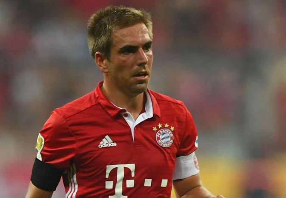 philipp lahm can nhac giai nghe vao cuoi mua bong nay