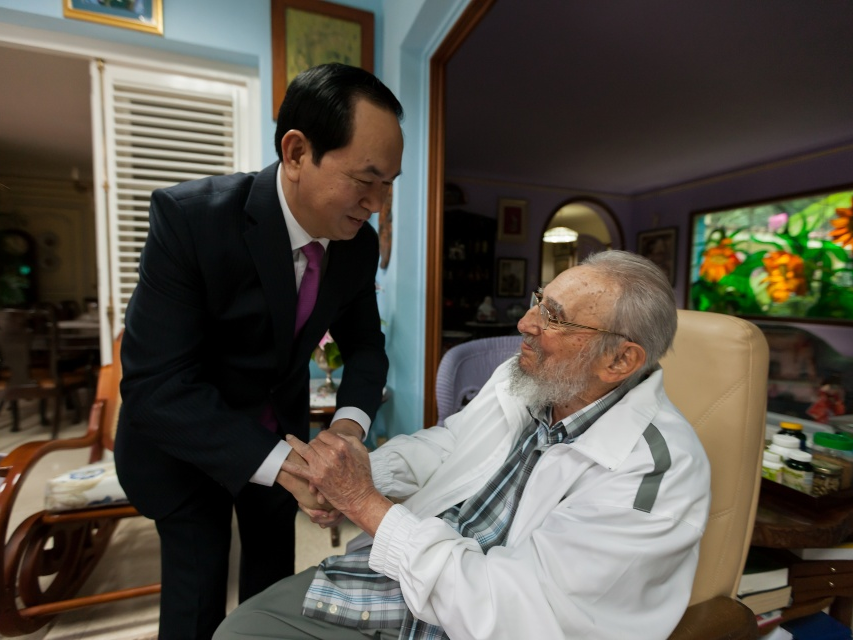 Chủ tịch nước hội kiến Lãnh tụ Cách mạng Cuba Fidel Castro