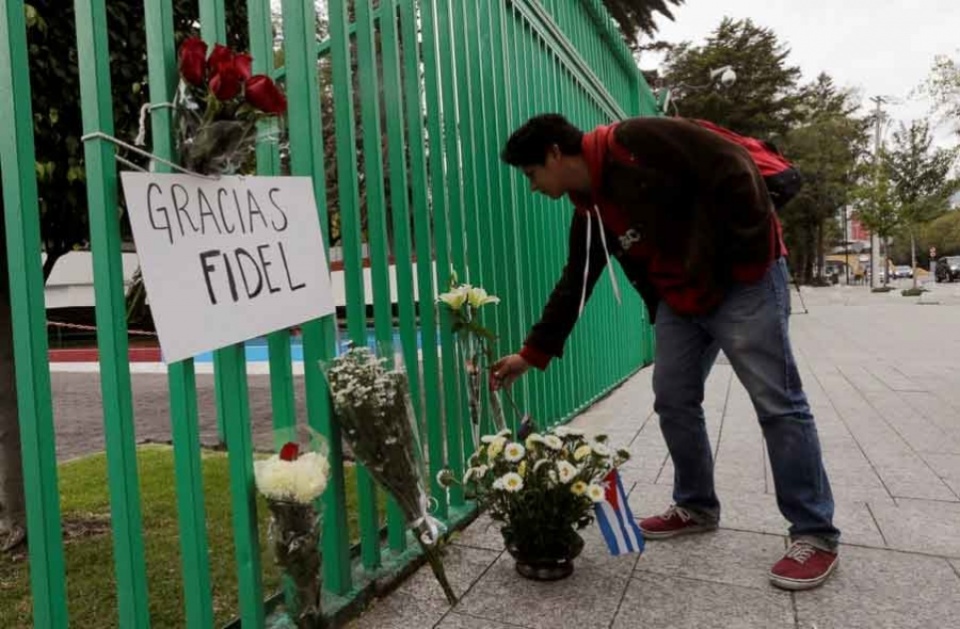 trieu tien tuyen bo quoc tang 3 ngay tuong nho lanh tu cuba