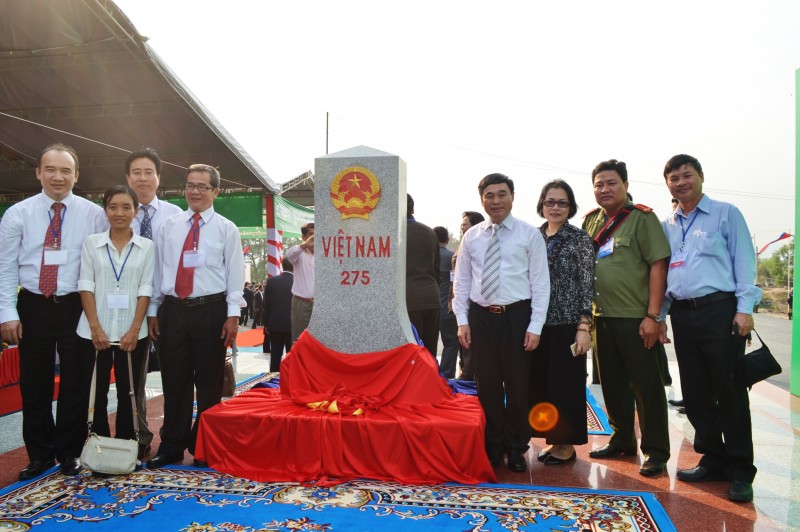 Việt Nam- Campuchia: Khánh thành cột mốc biên giới 275 viet nam campuchia khanh thanh cot moc bien gioi 275