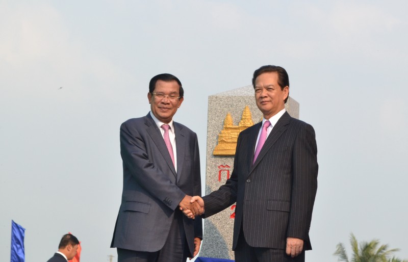 Việt Nam- Campuchia: Khánh thành cột mốc biên giới 275 viet nam campuchia khanh thanh cot moc bien gioi 275