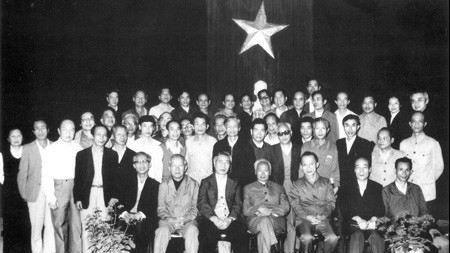 nguyen co thach bac thay ve nghien cuu tham muu chien luoc nang dong sac ben trong hanh dong thuc tien