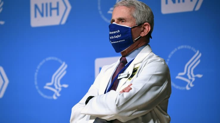 Chuyên gia Mỹ: Vaccine ngừa Covid-19 của Nga “có vẻ khả quan”