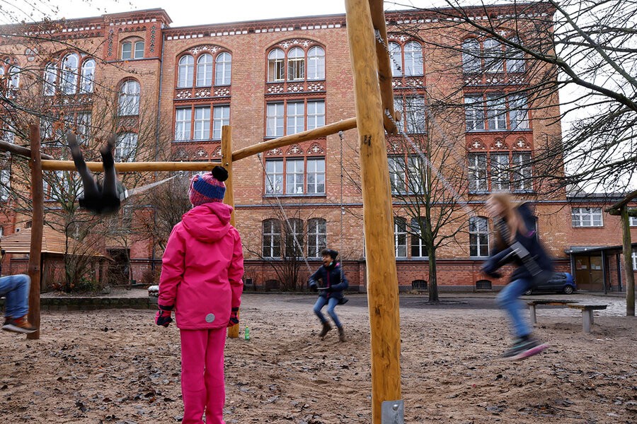 Có phải trẻ em bị bỏ quên trong đại dịch Covid-19?