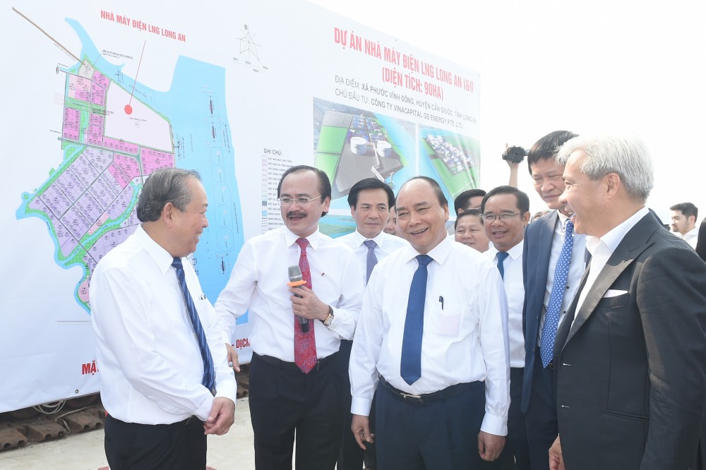 Thủ tướng Chính phủ thăm Cảng quốc tế Long An và dự án Nhà máy điện LNG Long An