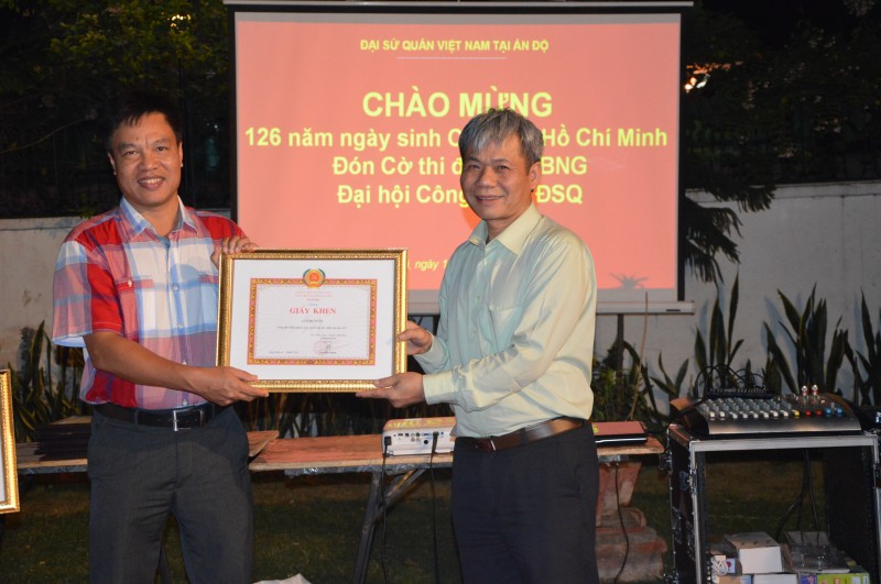 ky niem ngay sinh nhat bac tai new delhi