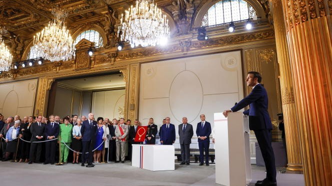 ong emmanuel macron nham chuc tong thong phap nhiem ky thu 2