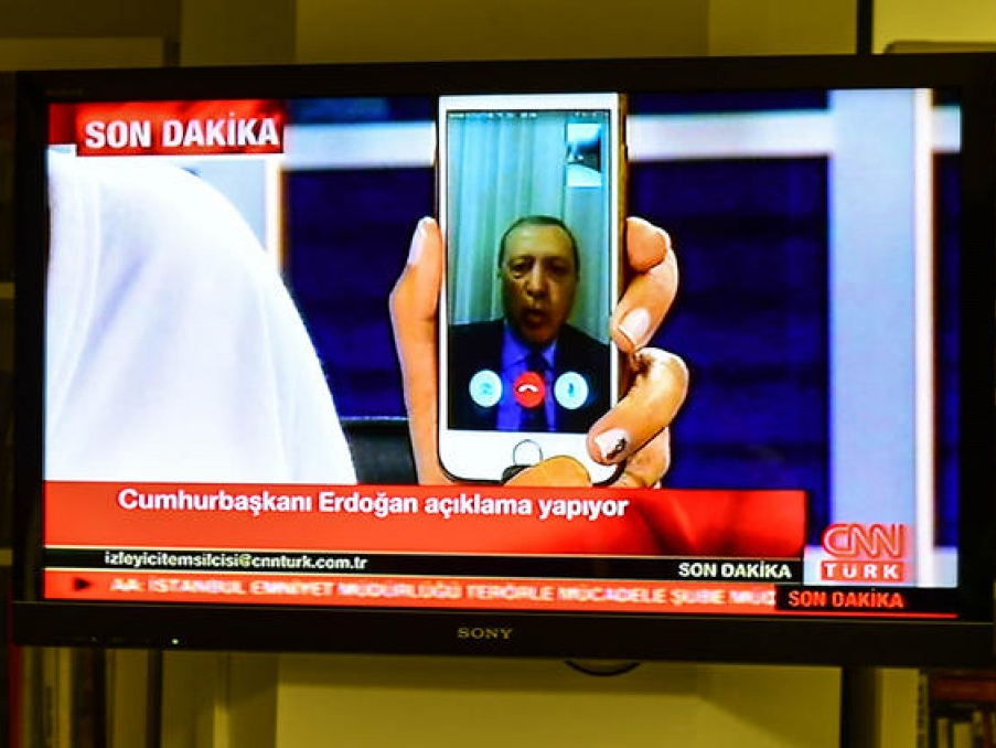 dao chinh o tho nhi ky 17 si quan canh sat thiet mang