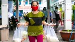 TP. Hồ Chí Minh nỗ lực đưa tiền hỗ trợ sớm đến tay người dân