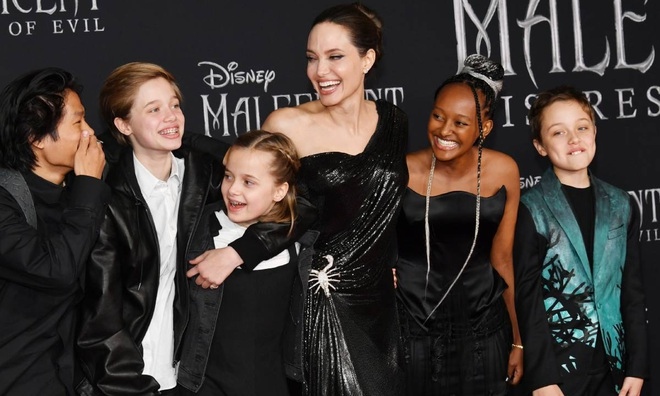 Hiện tại, Angelina Jolie tạm có quyền giám hộ các con trong khi Brad Pitt chỉ được thăm nuôi các con. 