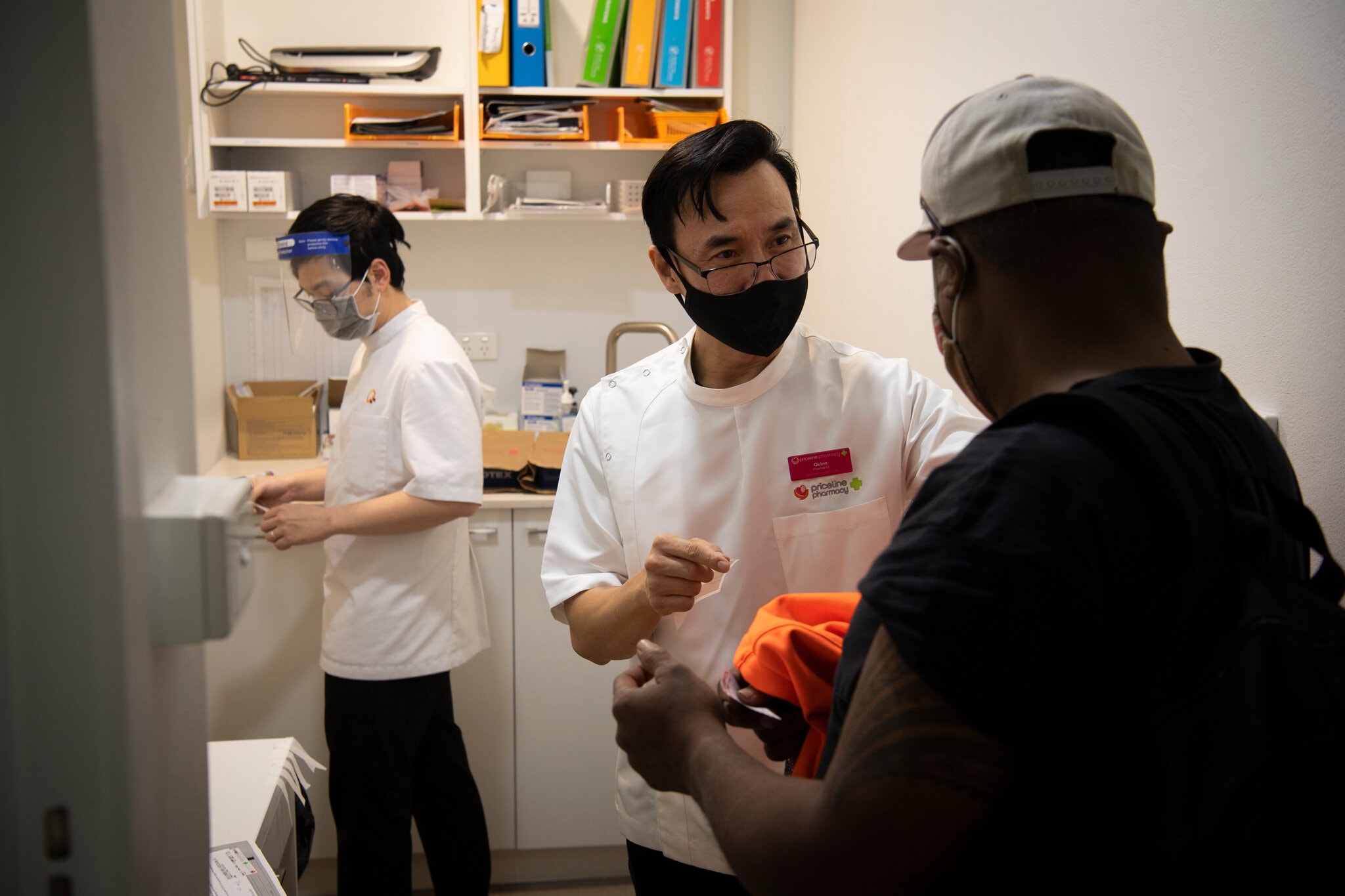 Phòng khám của Quinn On trở thành một trung tâm tiêm chủng Covid-19 cho dân cư khu vực Phòng khám của Quinn On trở thành một trung tâm tiêm chủng Covid-19 cho dân cư khu vực