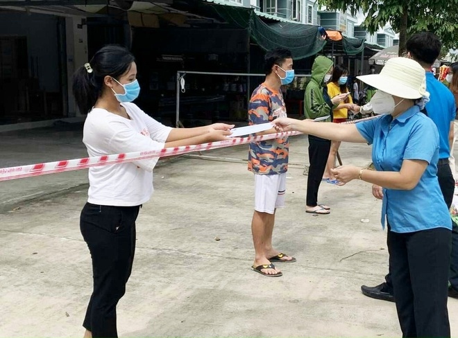 Covid-19 ở Việt Nam sáng 27/8: Chuỗi lây nhiễm ở Thanh Xuân - Hà Nội tiếp tục lan rộng, nhiều địa phương đa dạng hình thức hỗ trợ an sinh xã hội