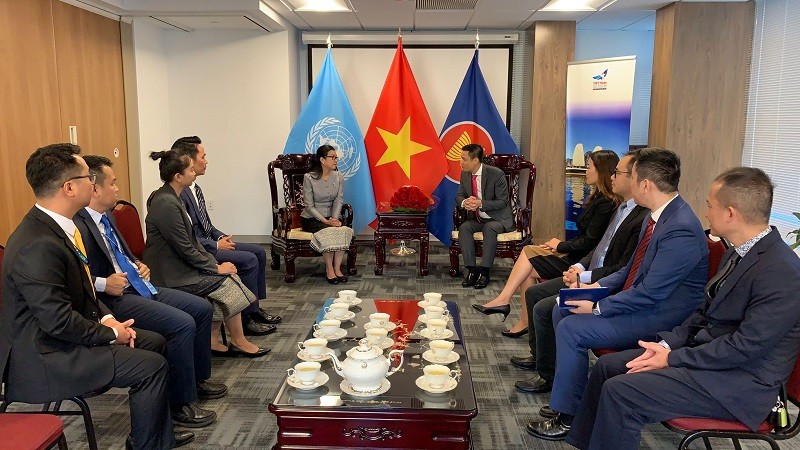 Phái đoàn Lào tại Liên hợp quốc chúc mừng Quốc khánh Việt Nam Phái đoàn Lào tại Liên hợp quốc chúc mừng Quốc khánh Việt Nam