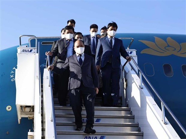 President Nguyen Xuan Phuc and a high-ranking Party and State delegation arrived in Tokyo on September 25 afternoon. (Source: VNA) President Nguyen Xuan Phuc and a high-ranking Party and State delegation arrived in Tokyo on September 25 afternoon. (Source: VNA)