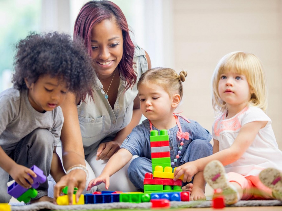 Đan Mạch: Trẻ 2 tuổi phải đạt chuẩn về ngôn ngữ? dan mach tre 2 tuoi phai dat chuan ve ngon ngu