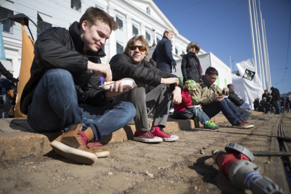 xu huong cuc doan gia tang trong gioi tre o trung au