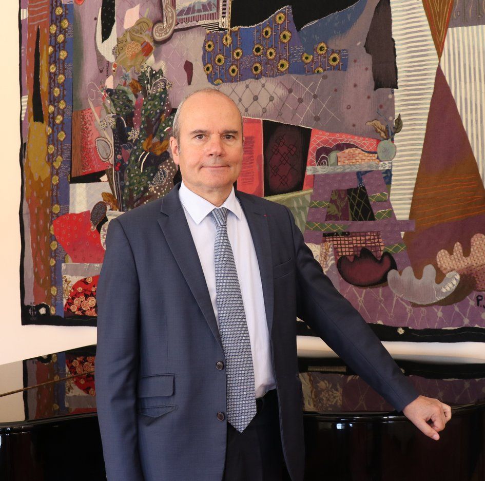 dieu it biet ve dai su dau tien cua phap tai an do duong thai binh duong