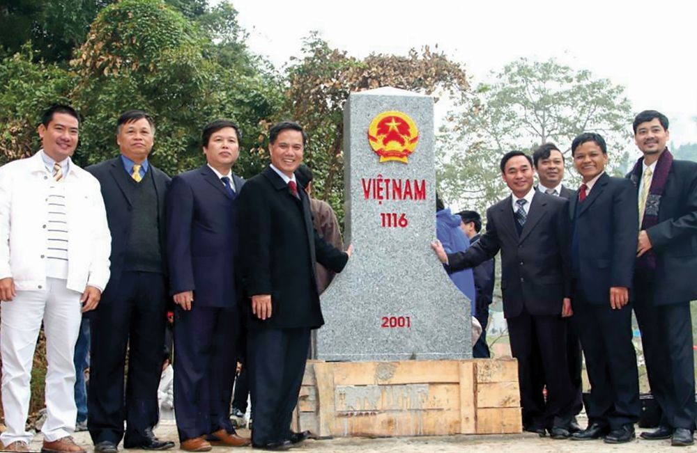 Lễ cắm cột mốc 1116, một trong những cột mốc cuối cùng trên tuyến biên giới Việt Nam-Trung Quốc, tháng 12/2008. (Ảnh tư liệu)