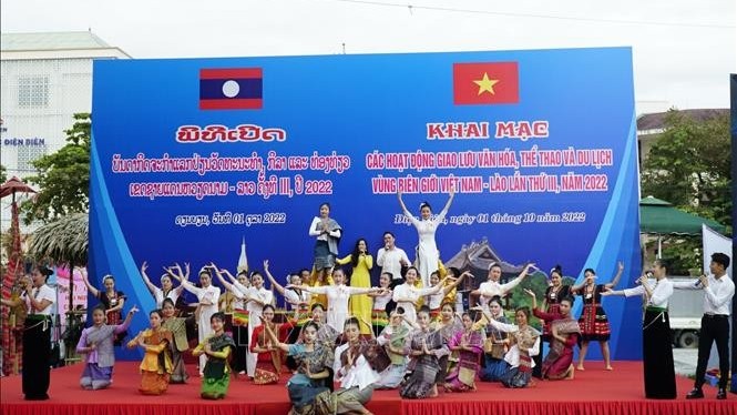 Thắm tình hữu nghị, hướng tới tương lai Thắm tình hữu nghị, hướng tới tương lai