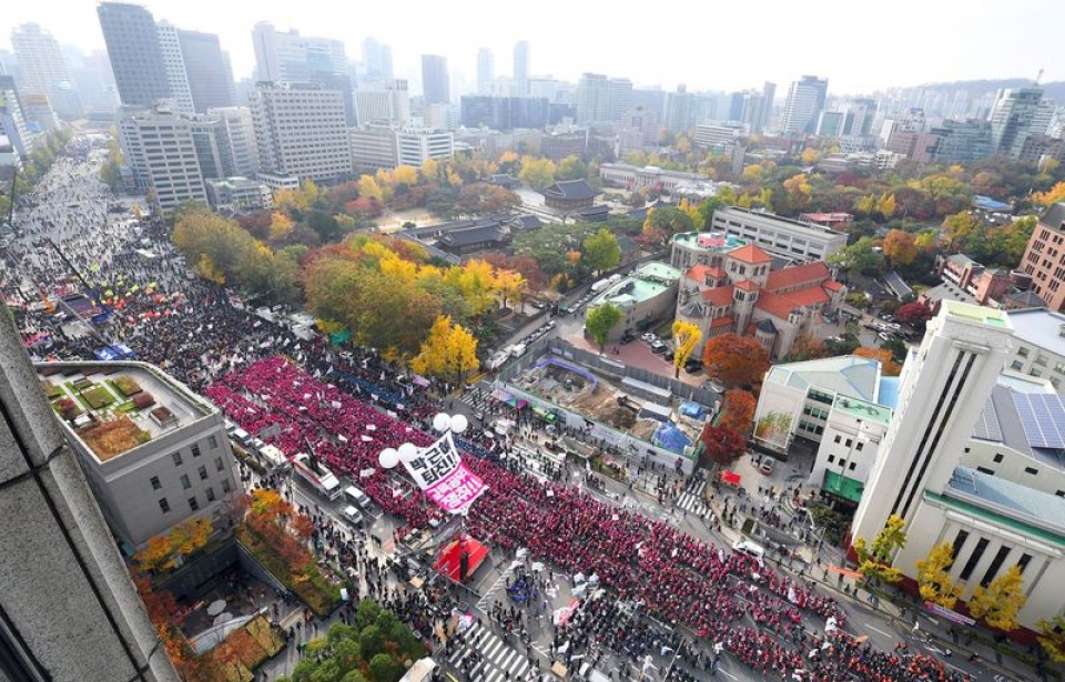 han quoc bieu tinh phan doi tong thong buoc sang tuan thu 8