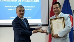 Trao Giải thưởng toàn quốc về Thông tin đối ngoại cho hai tác giả người Mexico