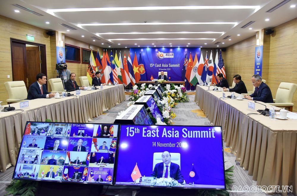 Thủ tướng Nguyễn Xuân Phúc chủ trì Hội nghị Cấp cao Đông Á ngày 14/11/2020. (Ảnh: Nguyễn Hồng)