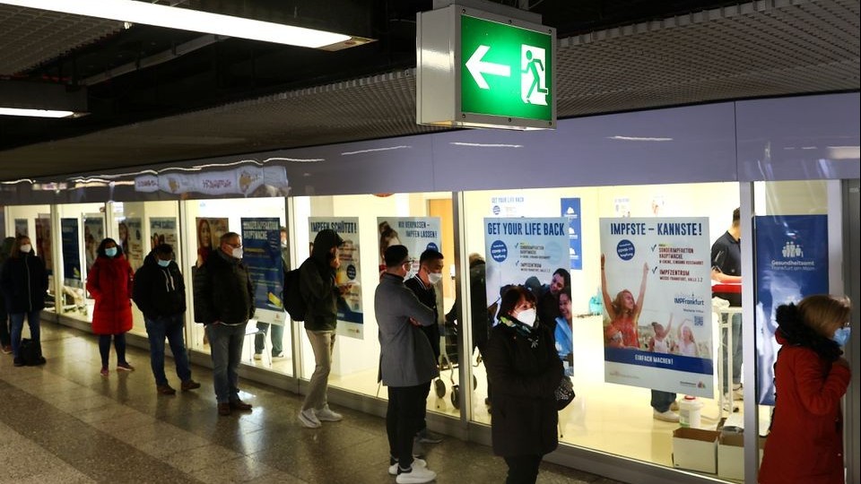 Đức phát hiện ca nghi nhiễm biến thể Omicron, châu Âu nâng cấp độ cảnh giác