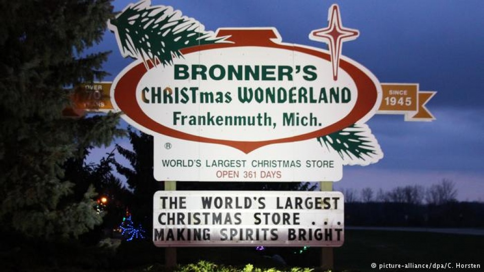 kham pha cua hang do giang sinh lon nhat the gioi