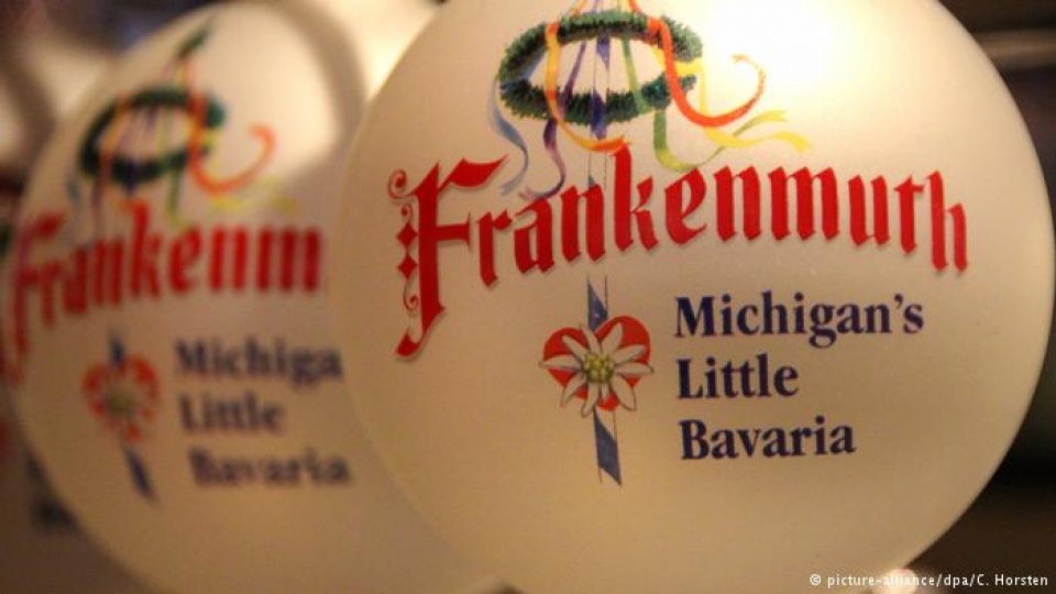 kham pha cua hang do giang sinh lon nhat the gioi