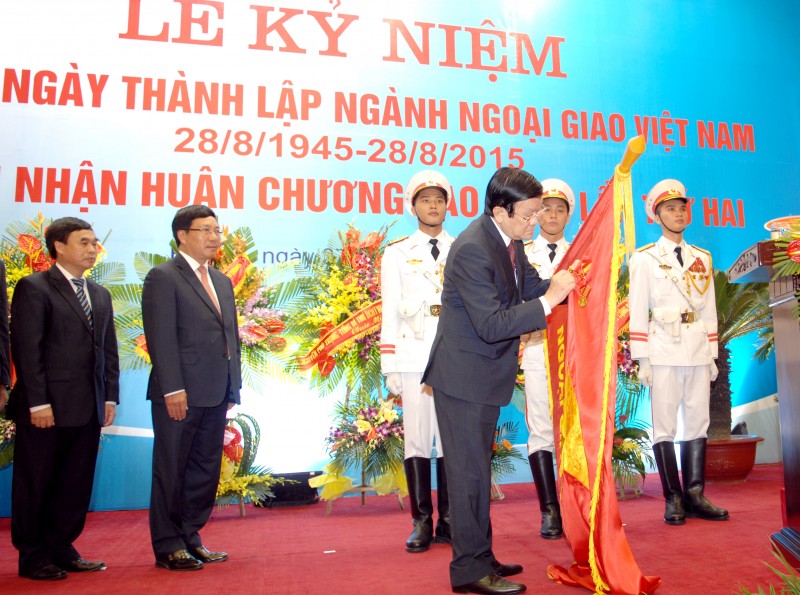 dau an doi ngoai viet nam 2015