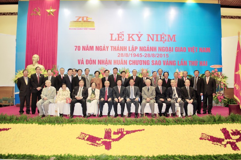 thanh tuu doi ngoai viet nam trong 5 nam qua