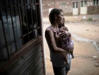 tang bang khen cho bac si quyen gop tien cuu 2 be song sinh dinh lien