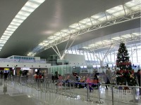 tai sao du khach khong duoc mang qua 100 ml chat long len may bay