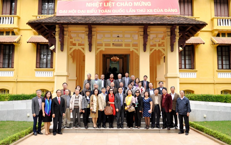 tran tro ng ton vinh do ng go p cu a ca c ca n bo huu tri