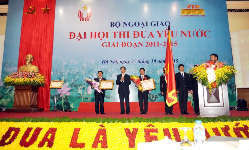 nhung nguoi kien thiet vu mua doi ngoai boi thu