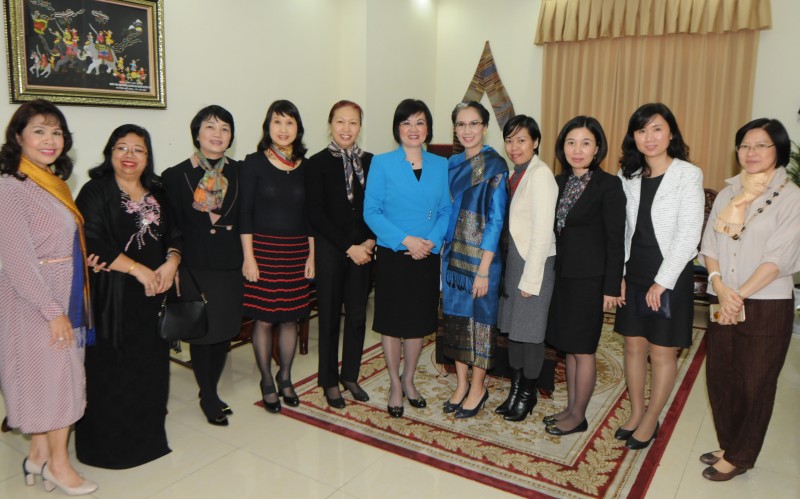 nhom phu nu cong dong asean tai ha no i gap go dau nam 2016