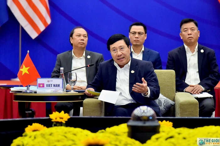 buc tranh toan canh the gioi 2019 tong cuu nghinh tan