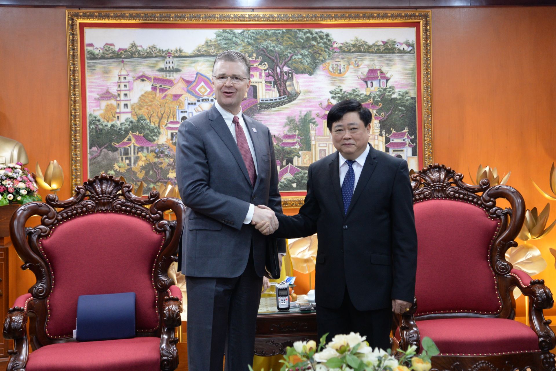 tong giam doc dai tieng noi viet nam tiep dai su hoa ky tai viet nam