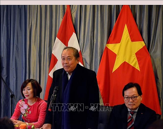 pho thu tuong thuong truc truong hoa binh gap go kieu bao tai thuy si