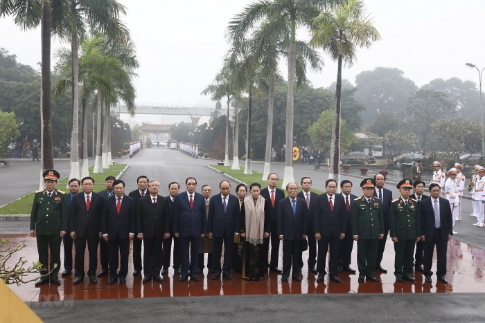 lanh dao dang nha nuoc vao lang vieng chu tich ho chi minh 108249