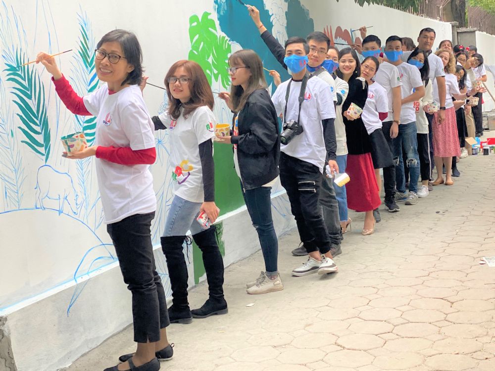 Dự án tranh sơn tường bên ngoài Câu lạc bộ Mỹ tại Hà Nội mới được khởi động. (Nguồn: Đại sứ quán Mỹ tại Hà Nội)