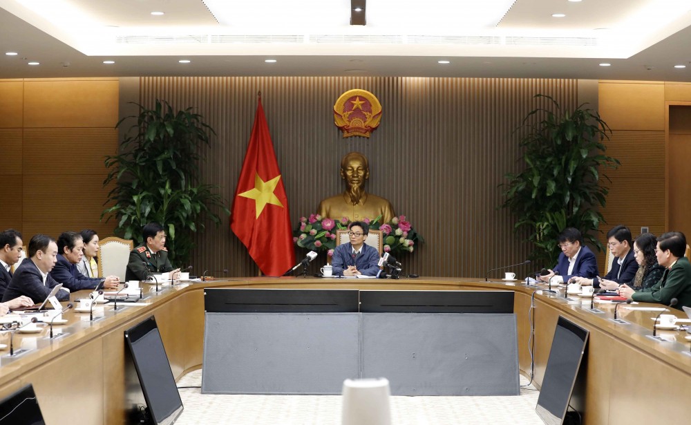 , Phó Thủ tướng Chính phủ Vũ Đức Đam, Trưởng Ban Chỉ đạo Quốc gia phòng chống dịch Covid-19 đã chủ trì cuộc họp Thường trực Ban Chỉ đạo Quốc gia về công tác phòng chống dịch trong giai đoạn hiện nay.